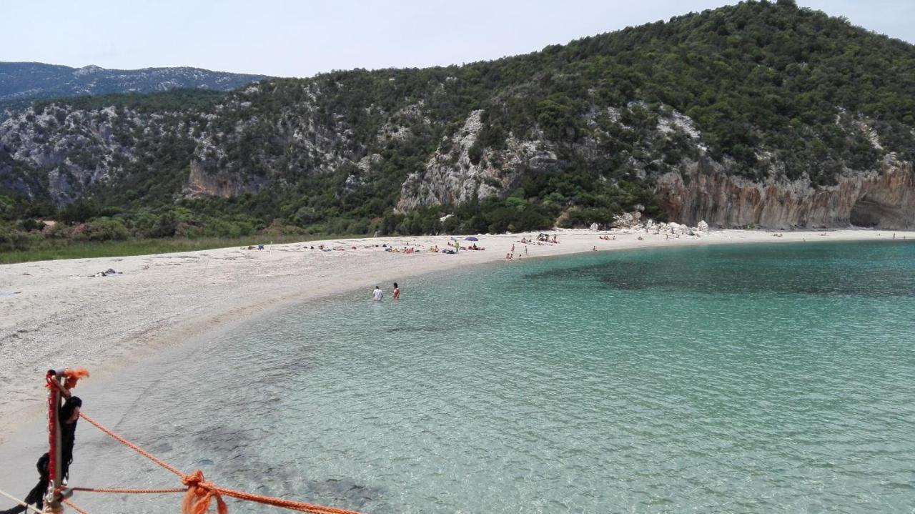 Cala Gonone appartamento a due passi dalla spiaggia Esterno foto